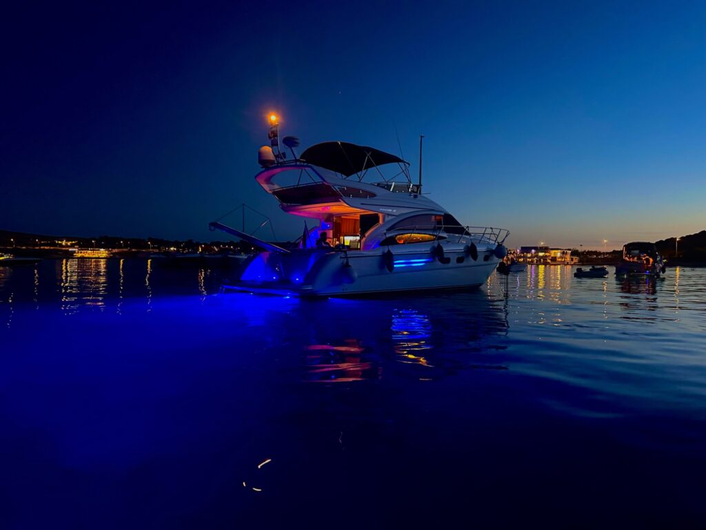Princess42Flybridge-1
