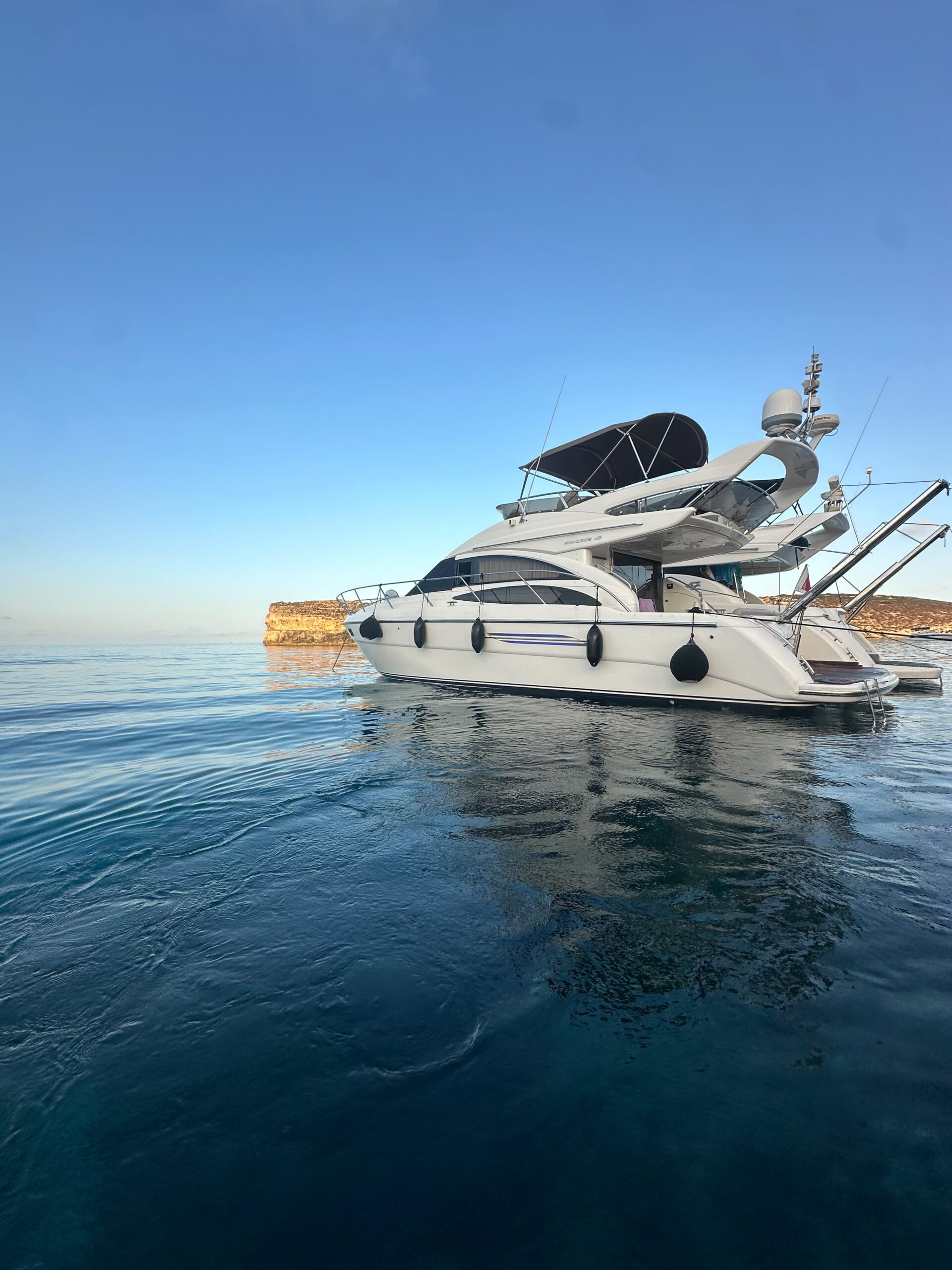 Princess42Flybridge-3